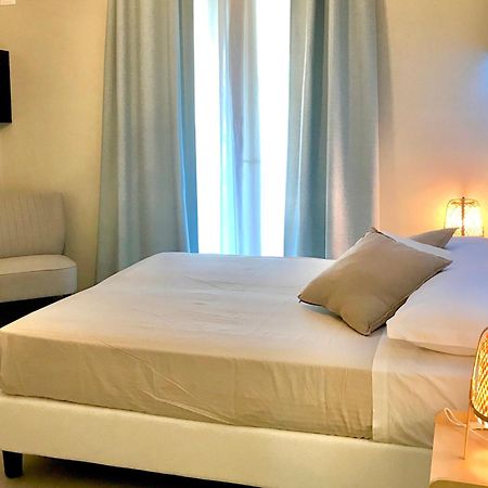 Esmeralda'S Rooms ปอร์โตซานเปาโล ภายนอก รูปภาพ
