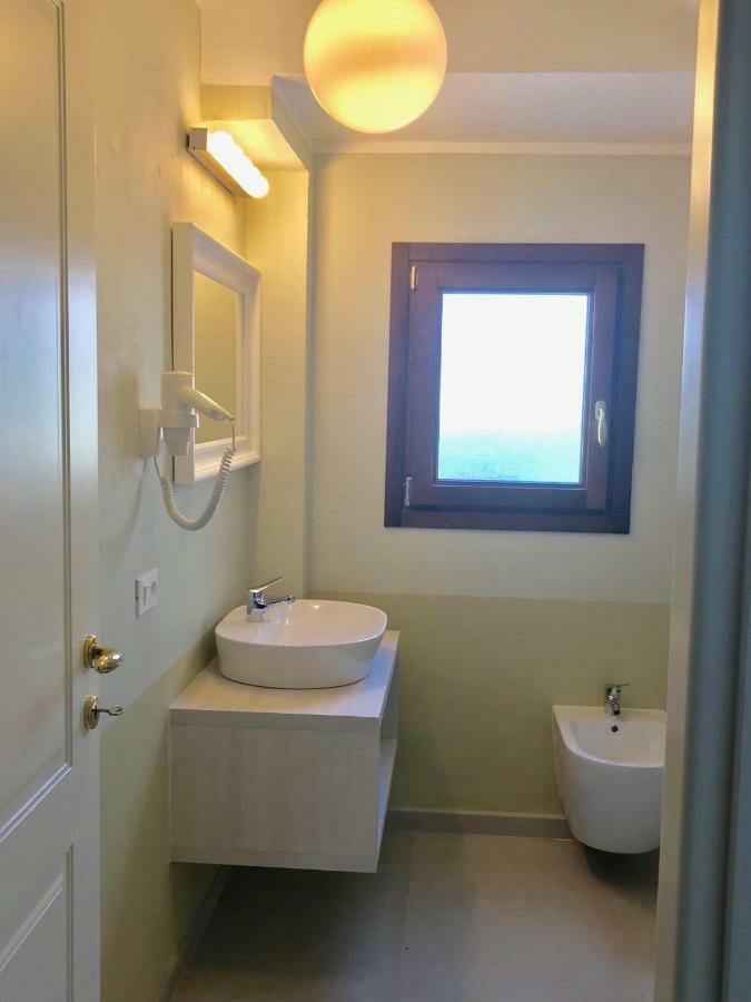 Esmeralda'S Rooms ปอร์โตซานเปาโล ภายนอก รูปภาพ
