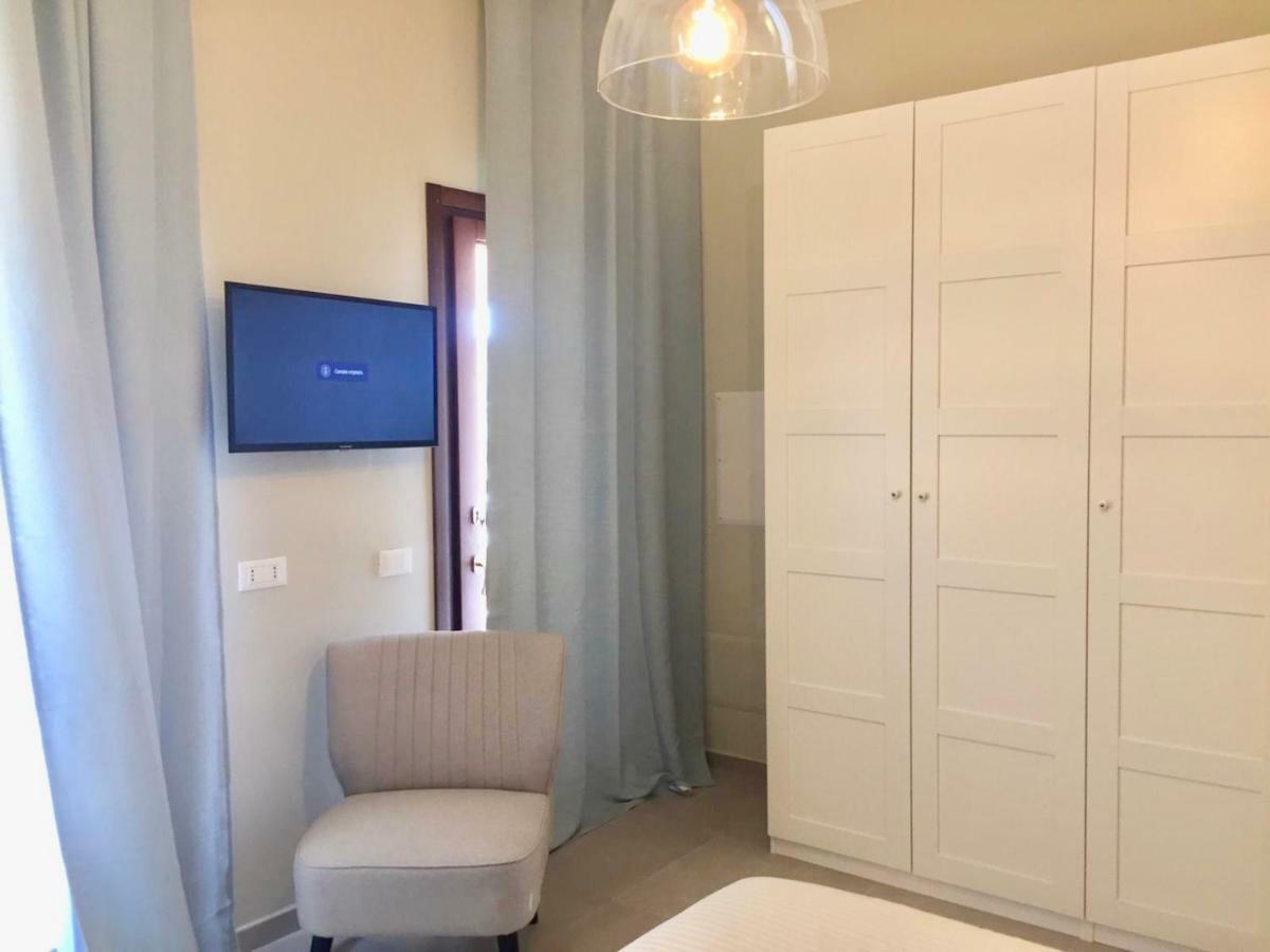 Esmeralda'S Rooms ปอร์โตซานเปาโล ภายนอก รูปภาพ