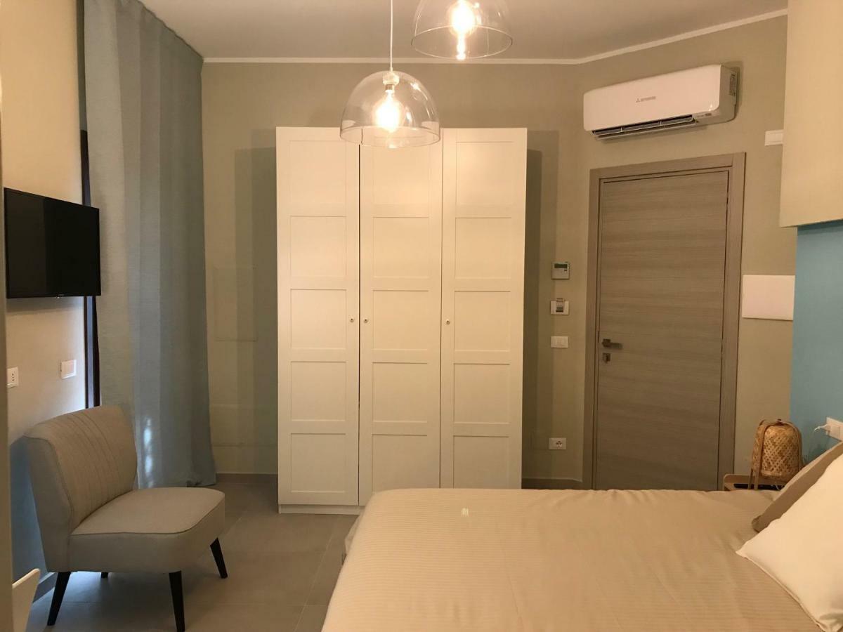 Esmeralda'S Rooms ปอร์โตซานเปาโล ภายนอก รูปภาพ