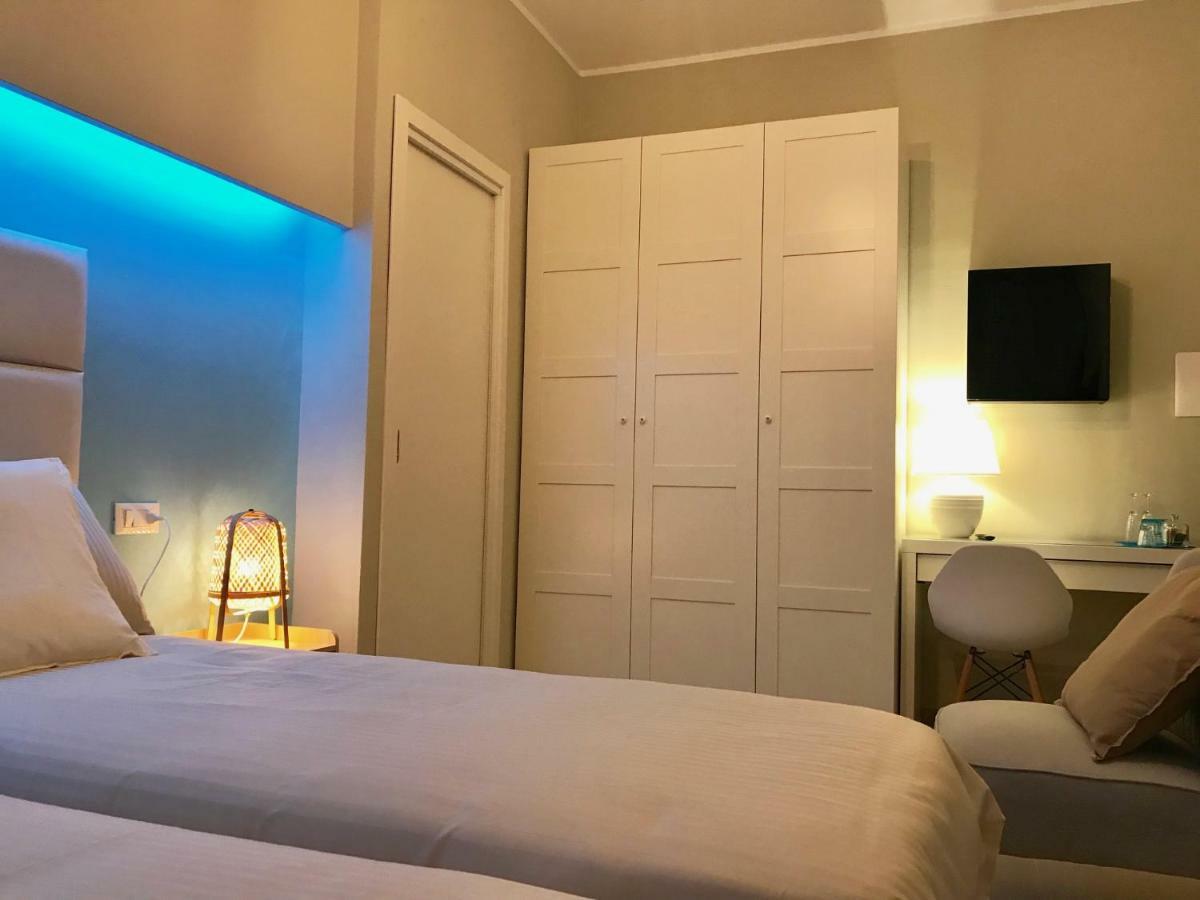 Esmeralda'S Rooms ปอร์โตซานเปาโล ภายนอก รูปภาพ
