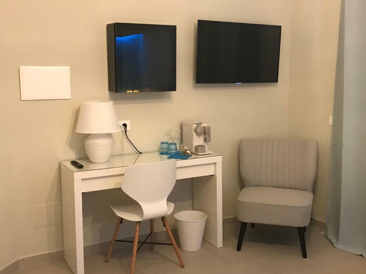 Esmeralda'S Rooms ปอร์โตซานเปาโล ภายนอก รูปภาพ