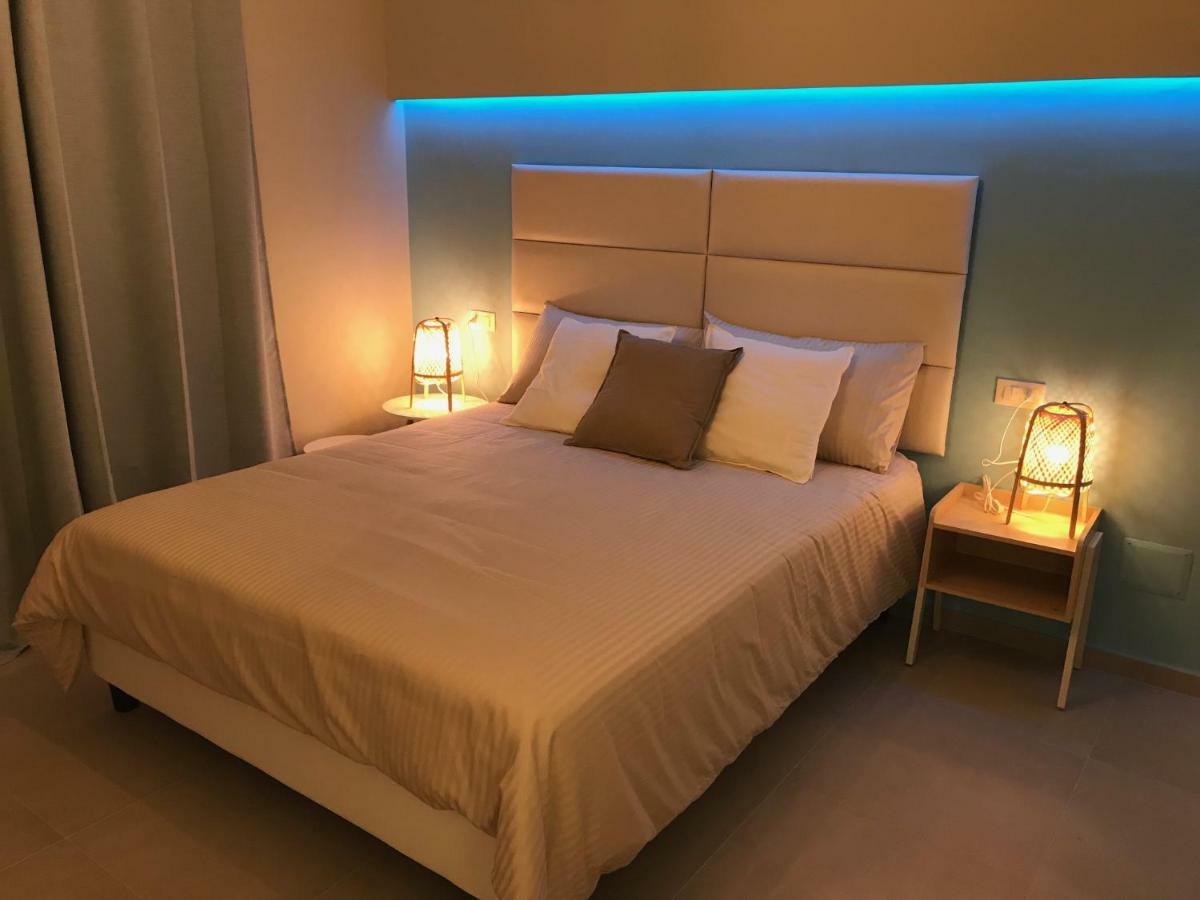 Esmeralda'S Rooms ปอร์โตซานเปาโล ภายนอก รูปภาพ