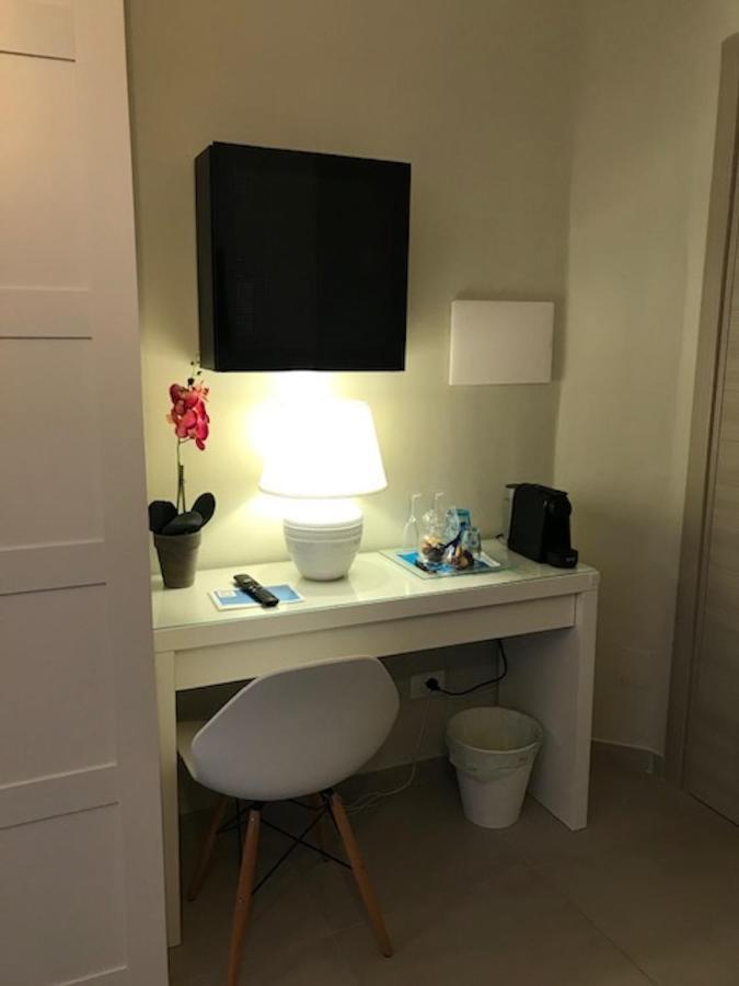 Esmeralda'S Rooms ปอร์โตซานเปาโล ภายนอก รูปภาพ