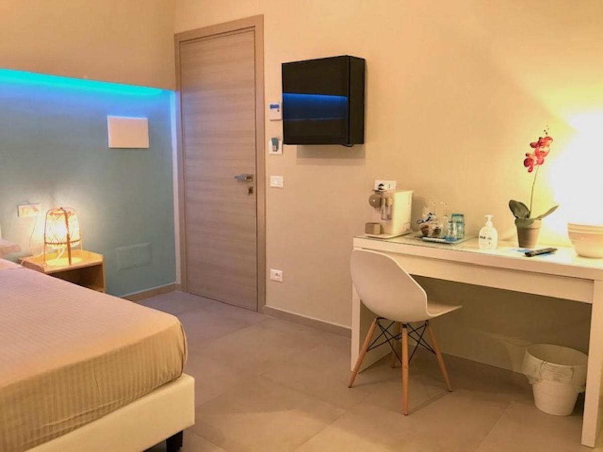 Esmeralda'S Rooms ปอร์โตซานเปาโล ภายนอก รูปภาพ